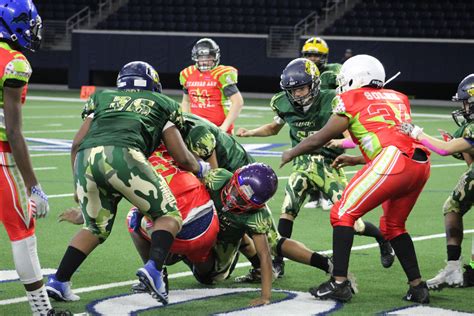 Aau football - Mar 29, 2022 · AAU Football 7-on-7 Tournament & Skills Camp. KILLEEN, TEXAS (2022) – The Texas AAU Youth Football League will be hosting a 7-on-7 football tournament paired with a skills camp at the Lion Club multi-purpose fields in Killeen, Texas on May 14, 2022. Joining in on the event to share his knowledge will be AAU Alumni and Texas A&M standout ... 